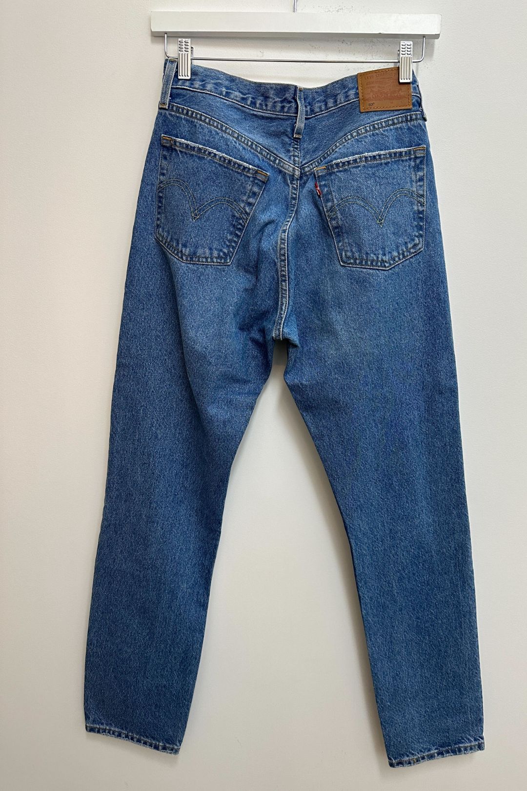 Levis 501 Jeans in Mid Blue
