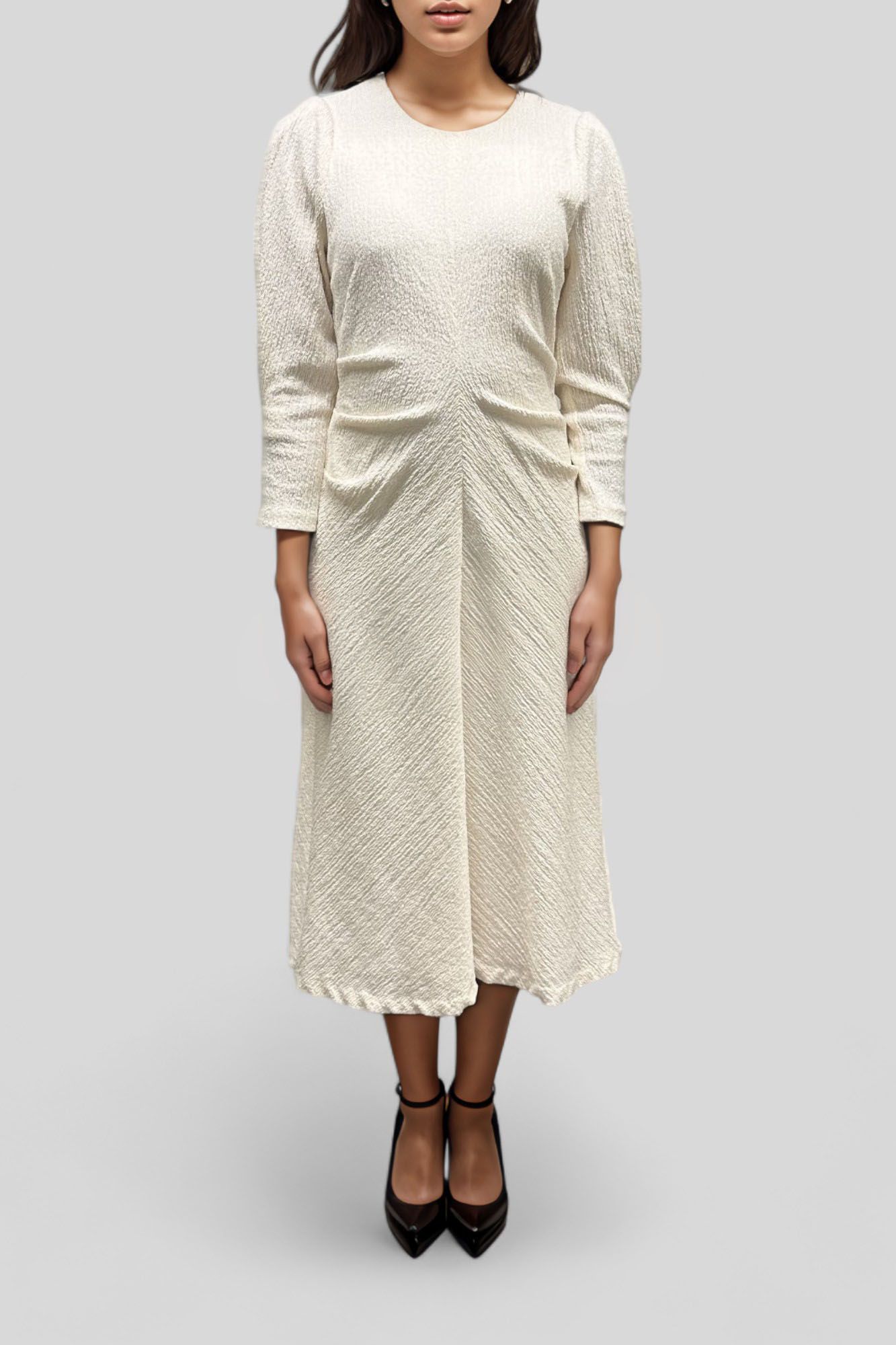 CUE	Cream Ruched Waist Long Sleeve Dress