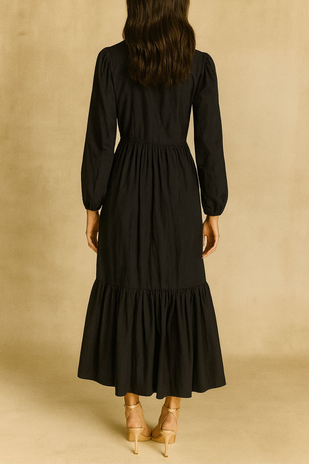 Dress hire brunch Matteau	Plunge Button Dress Black