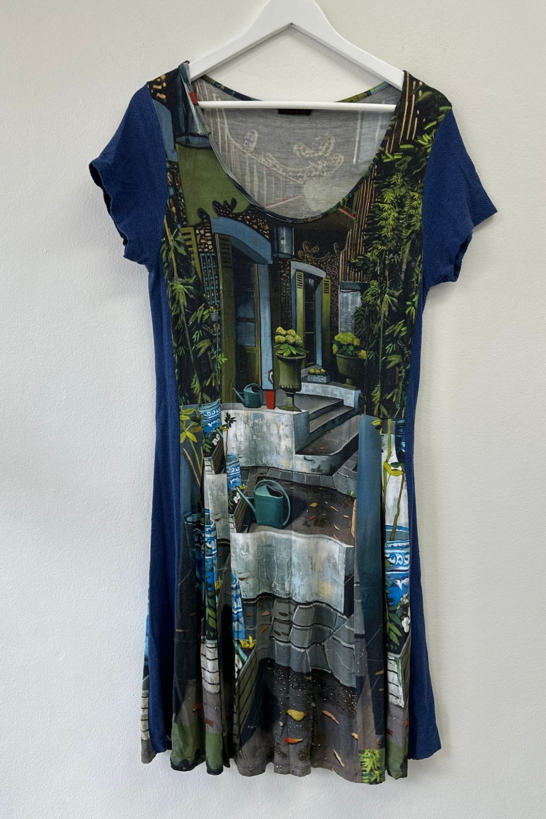 Aventures des Toiles - Shift Dress with Garden Print