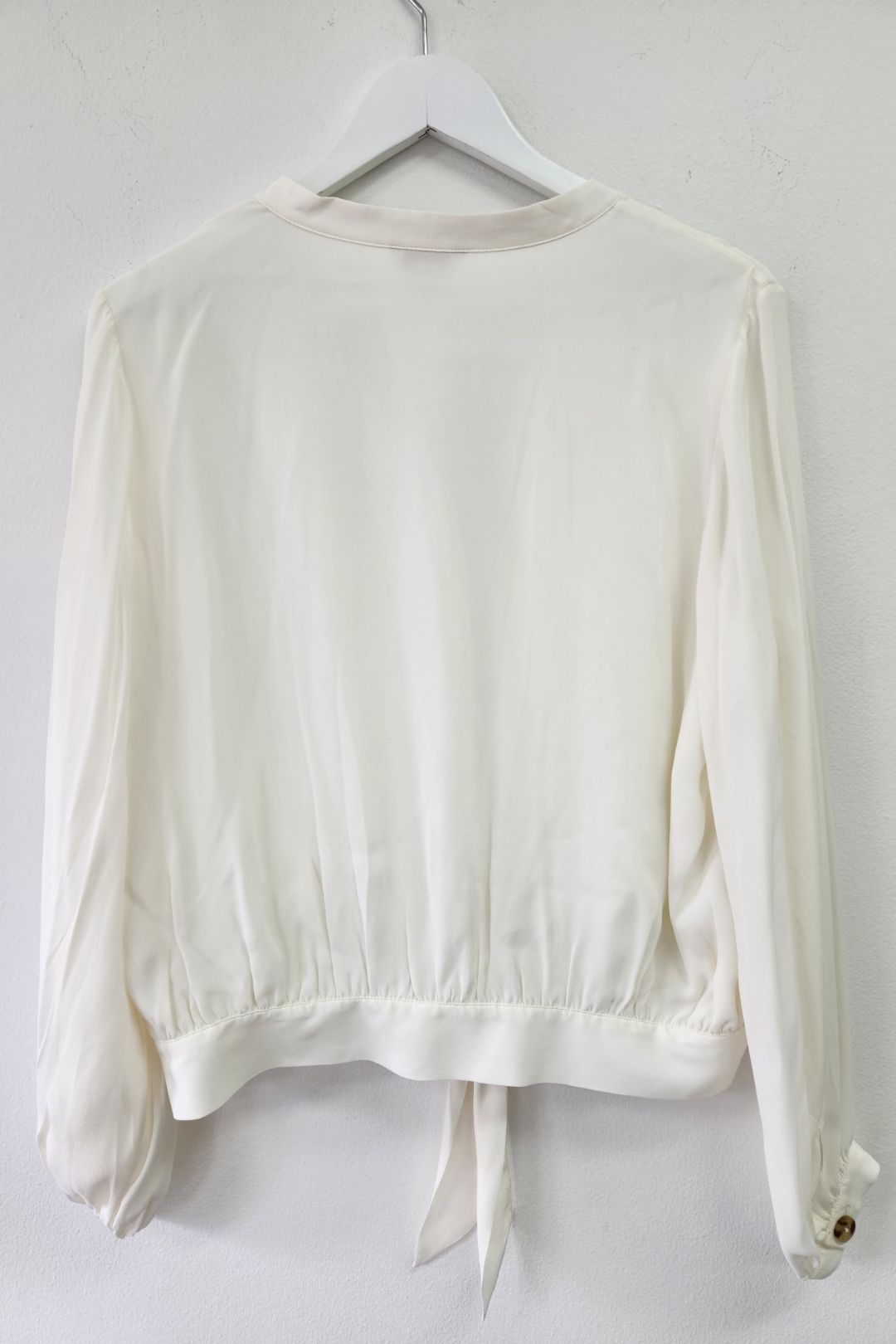 Elka Collective - Ivory Katia V-neck Shirt