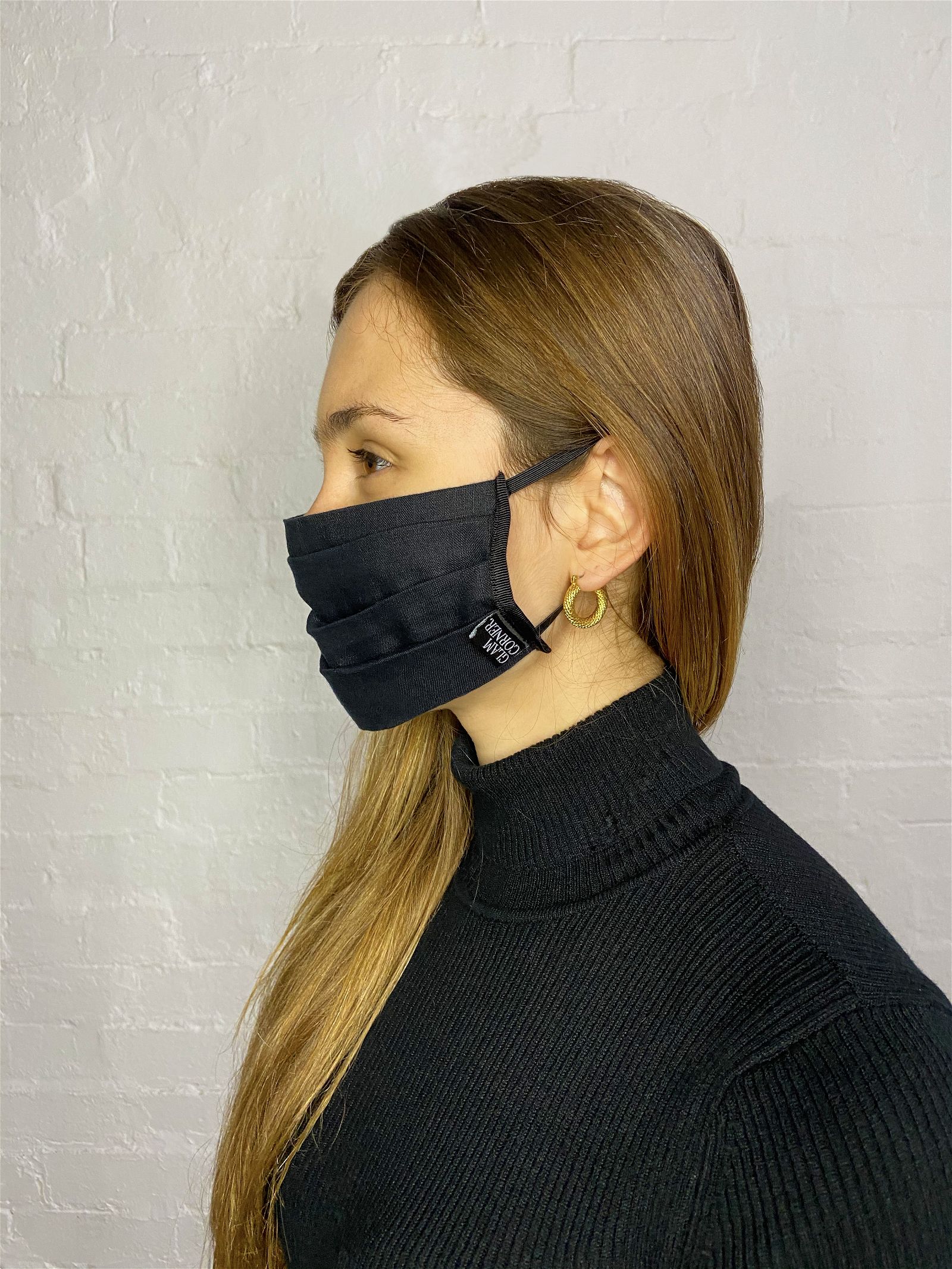 GlamCorner-Fabric-Face-Mask-Black-Model