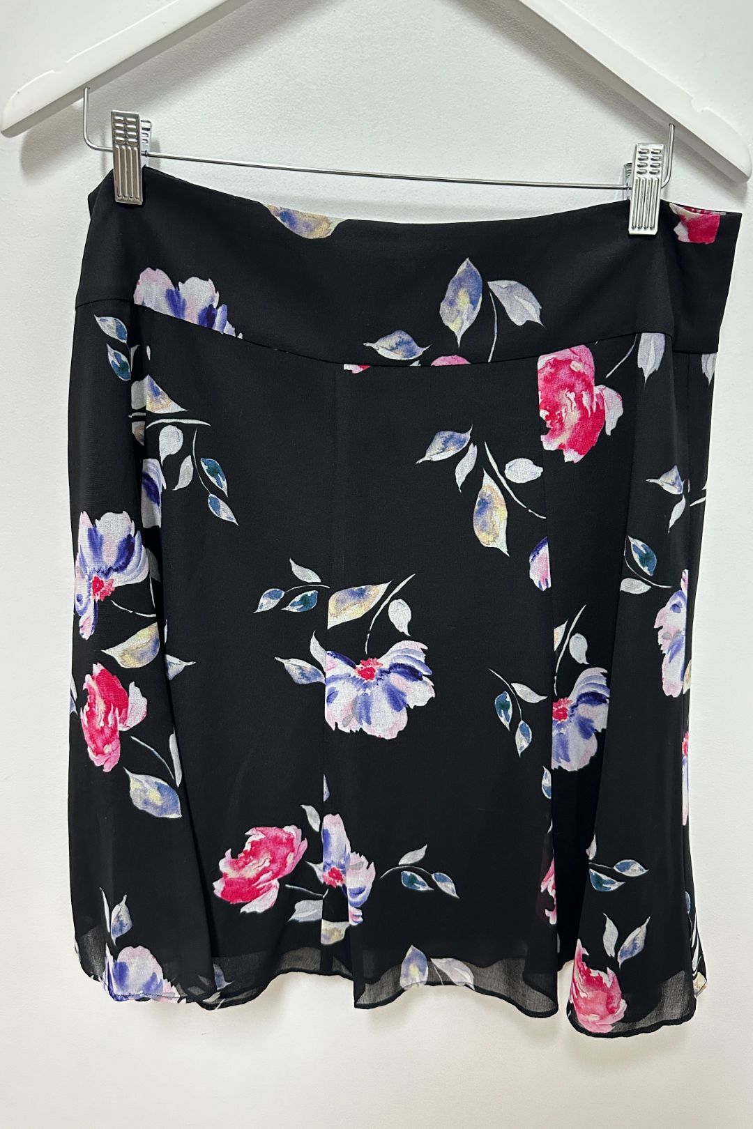 Review Floral She's Lovely Skirt in Black & Multi