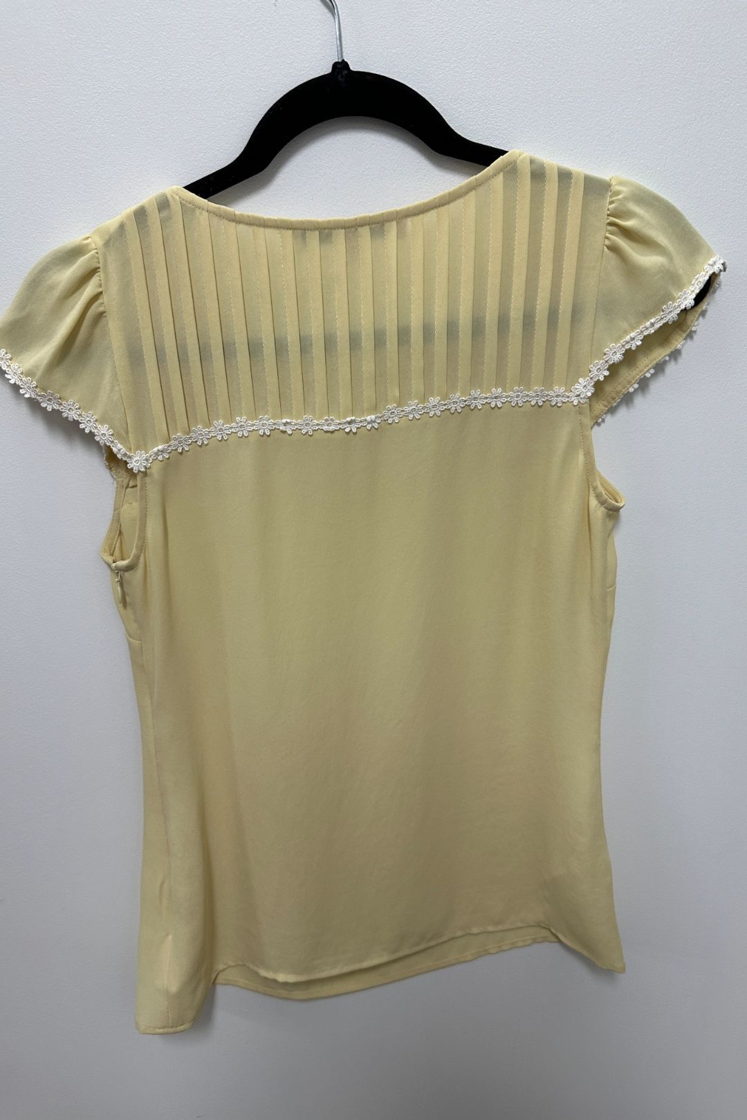 Review Sheer Yellow Pleated Short Sleeve Blouse