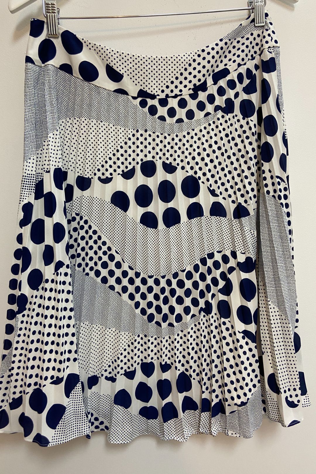 Review Blue and White Spotted Skirt