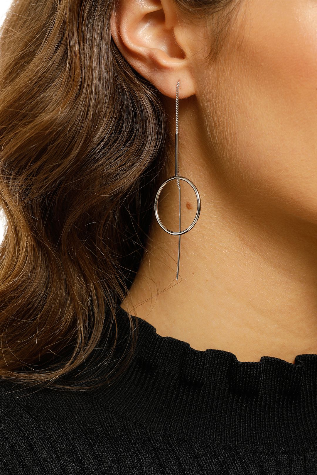 jolie-and-deen-aggy-earring-silver-product-Model