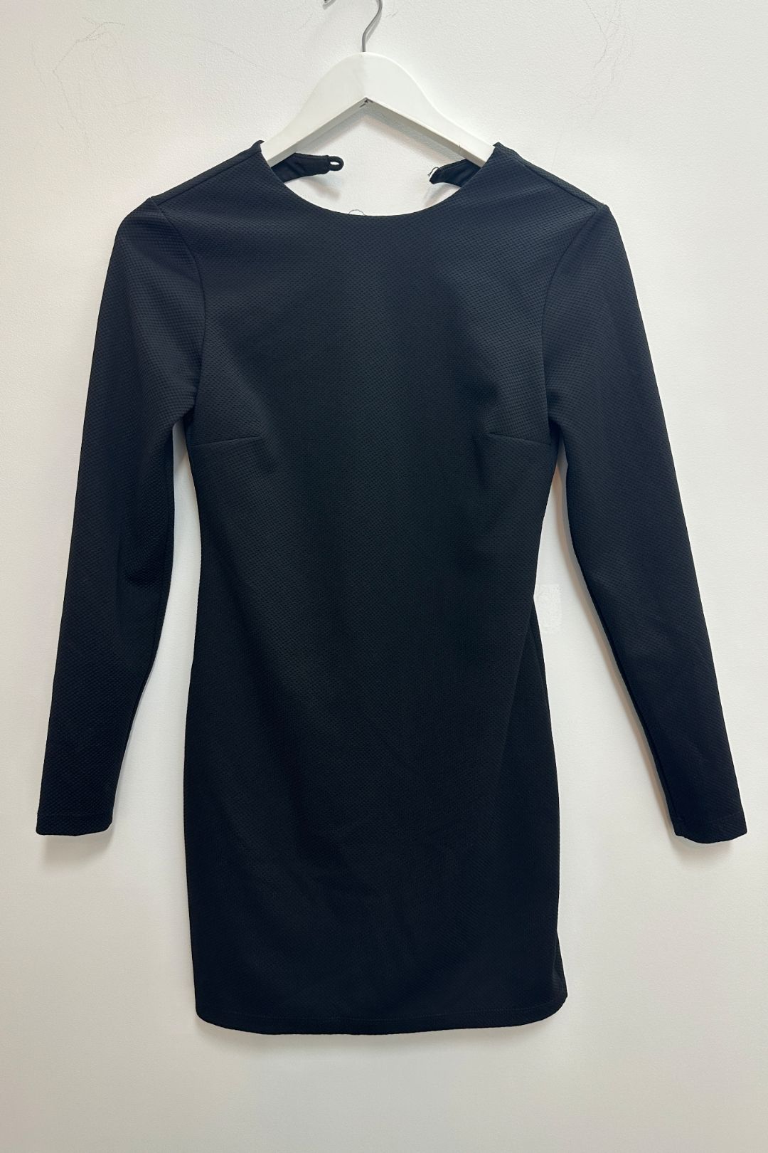 Buy Long Sleeved Open Back Mini Dress | Bec and Bridge | GlamCorner Buy Long Sleeved Open Back Mini Dress | Bec and Bridge | GlamCorner