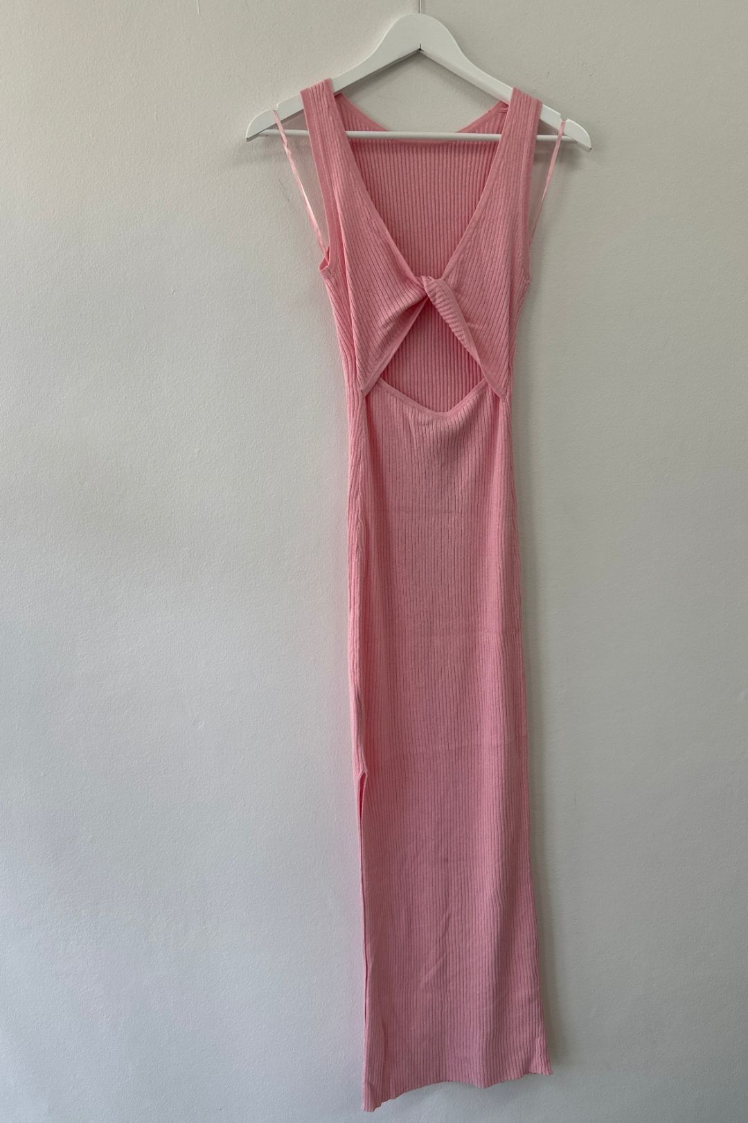 strapless open back dress 1998 Alexander McQueen For Givenchy Runway Red Leather Low-Plunge Gown