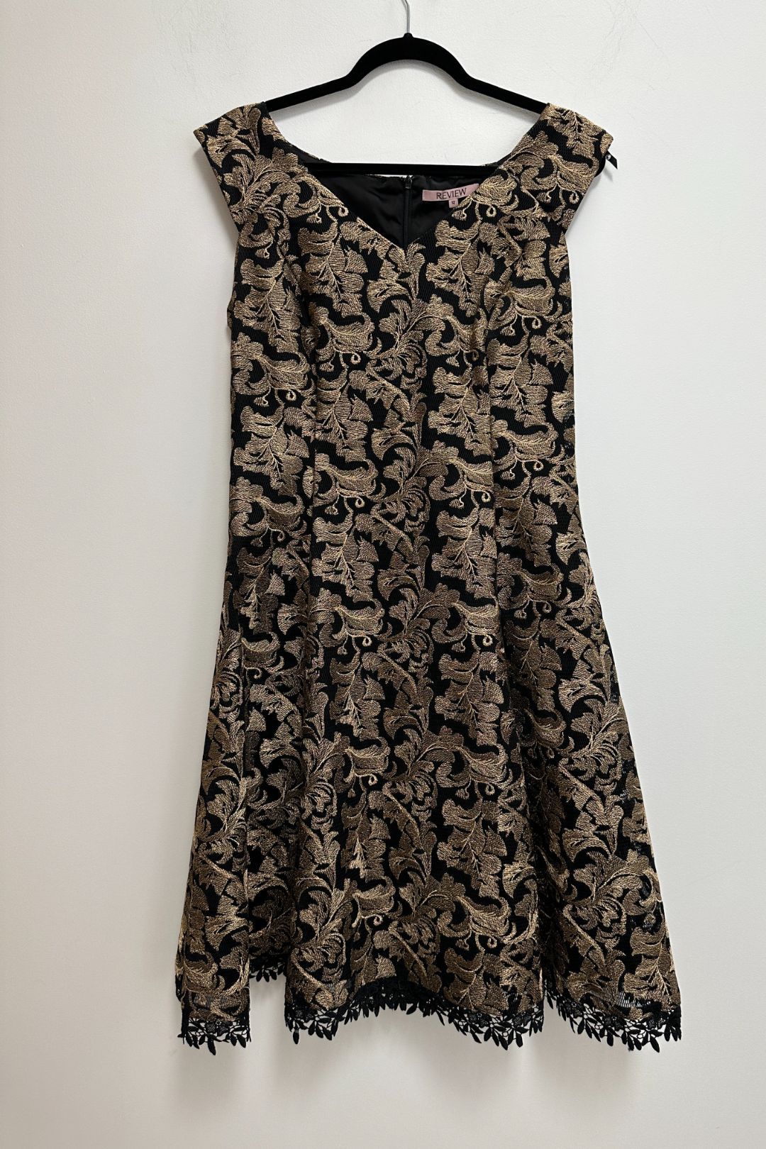 Review - Midnight In Madrid Dress in Black and Gold Floral
