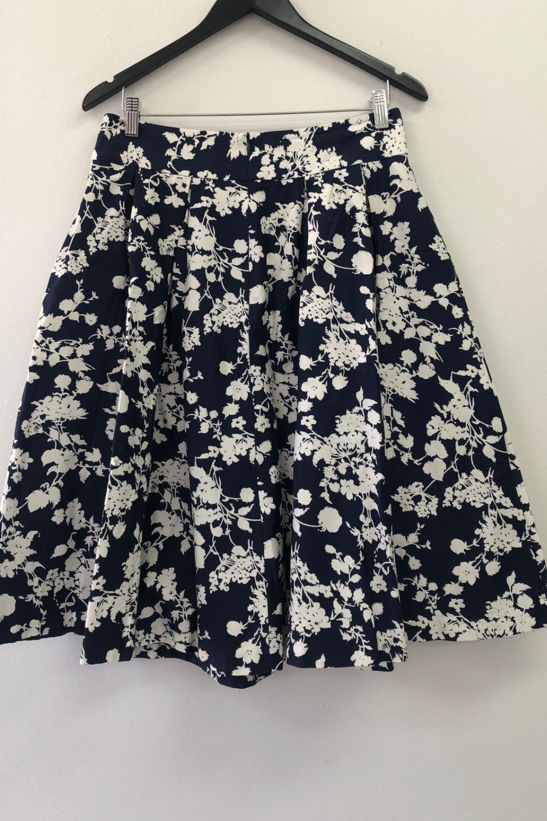 Review - Navy Floral Box-pleated Skirt
