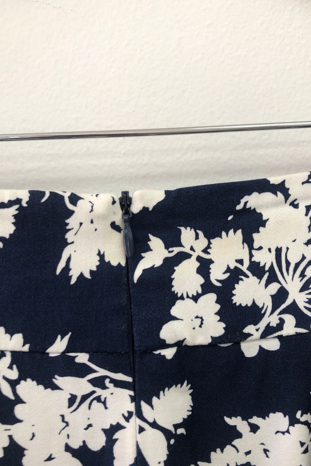 Review - Navy Floral Box-pleated Skirt