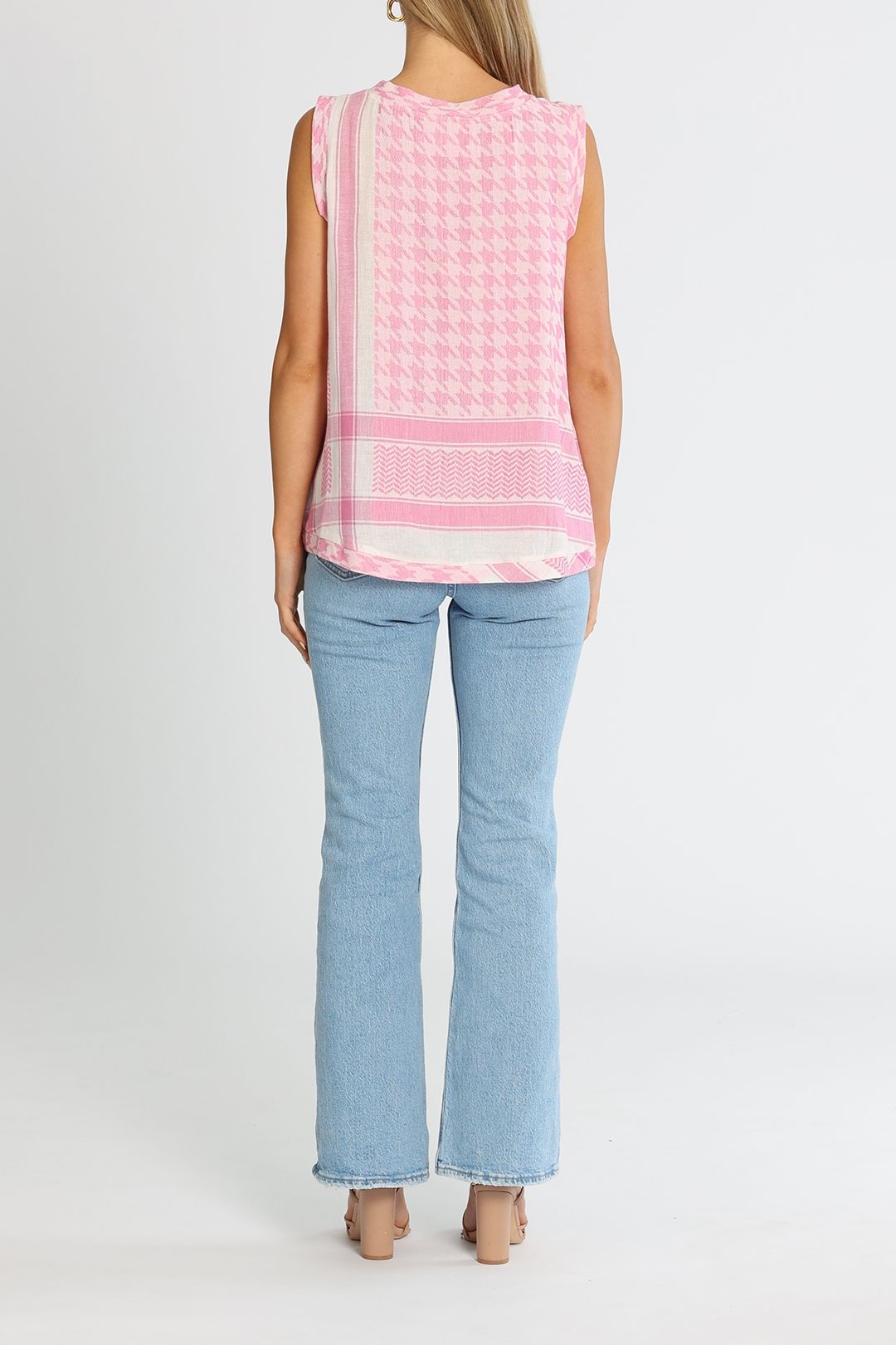 Summery Copenhagen Iben Sleeveless Top Super Pink Curved Hem