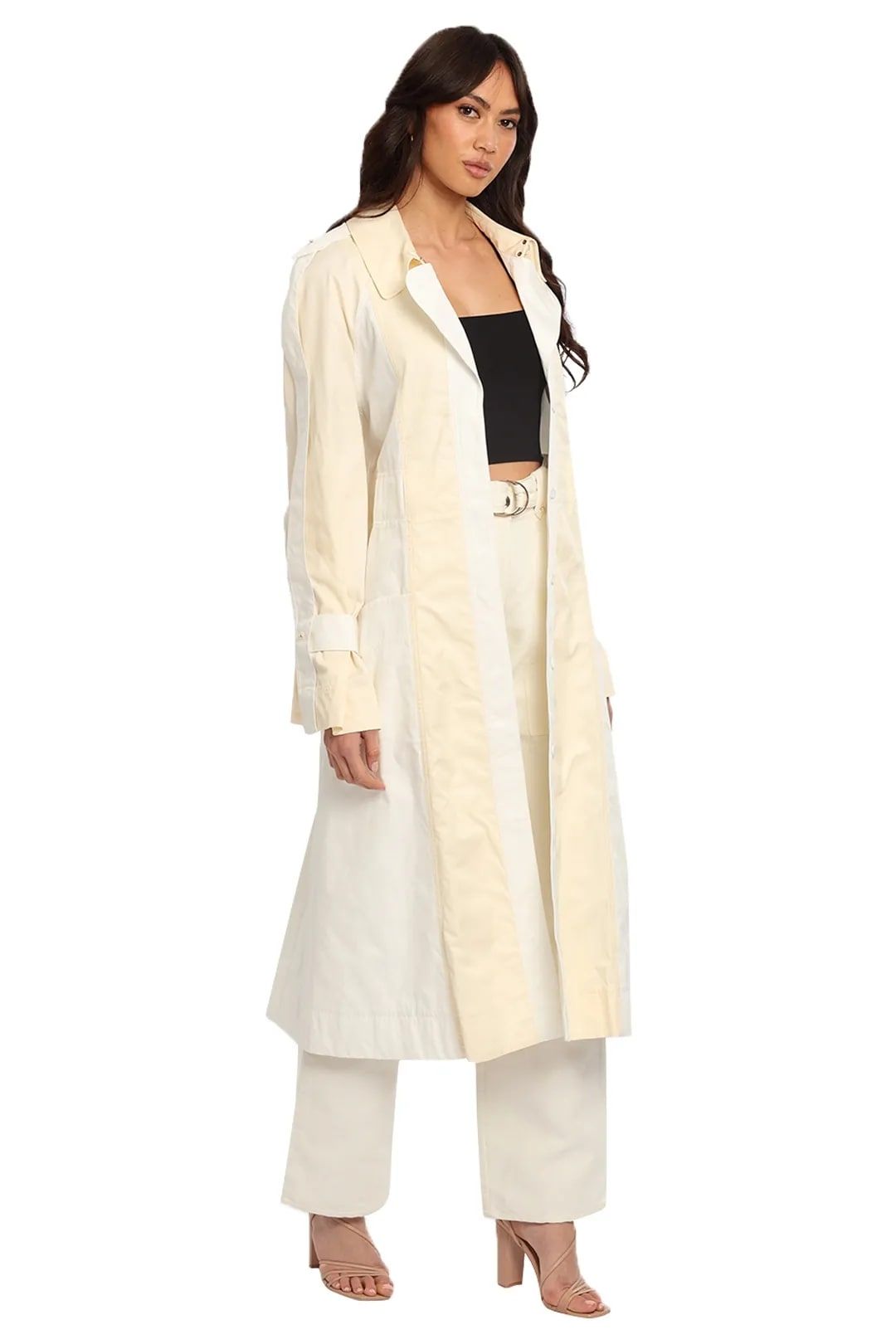 Rent Marco trench for spring fashion.