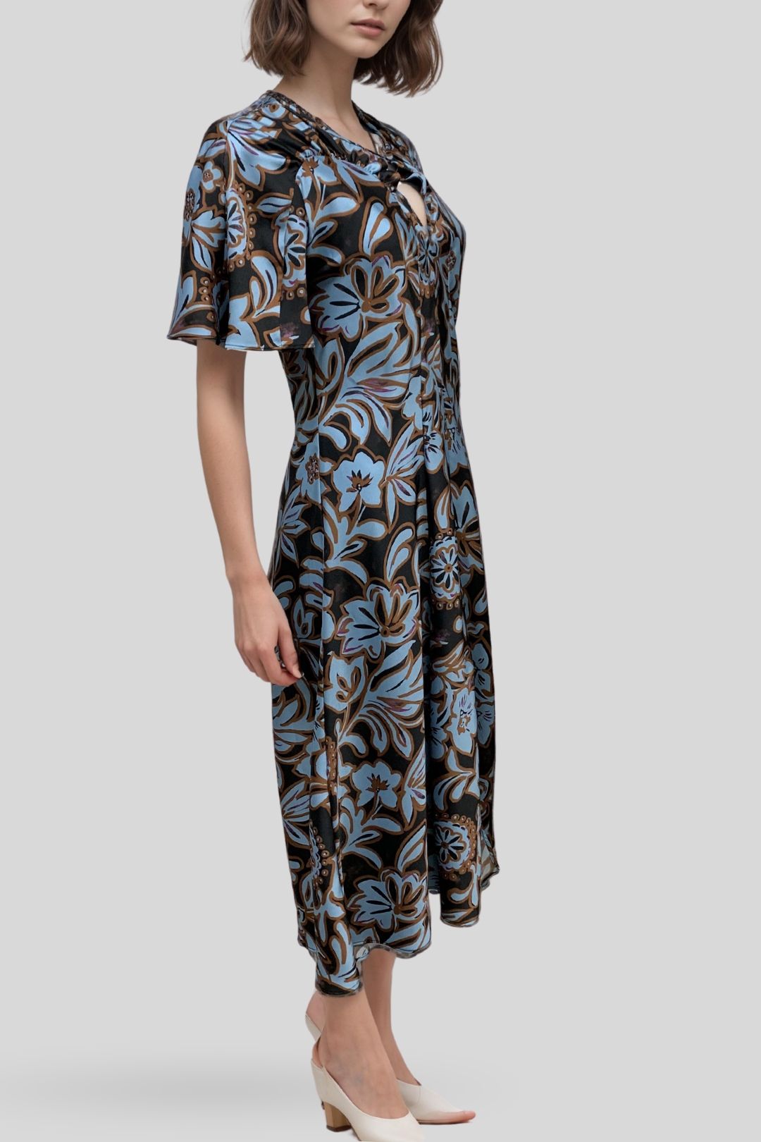 Veronika Maine Round Neck Midi Dress in Floral Print