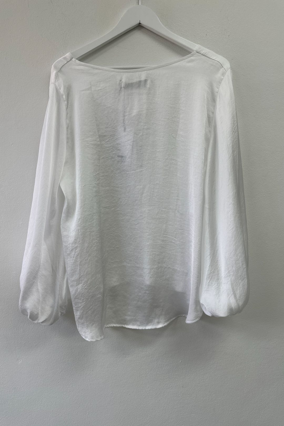 Carolina White Sovana V Neck Long Sleeve Top